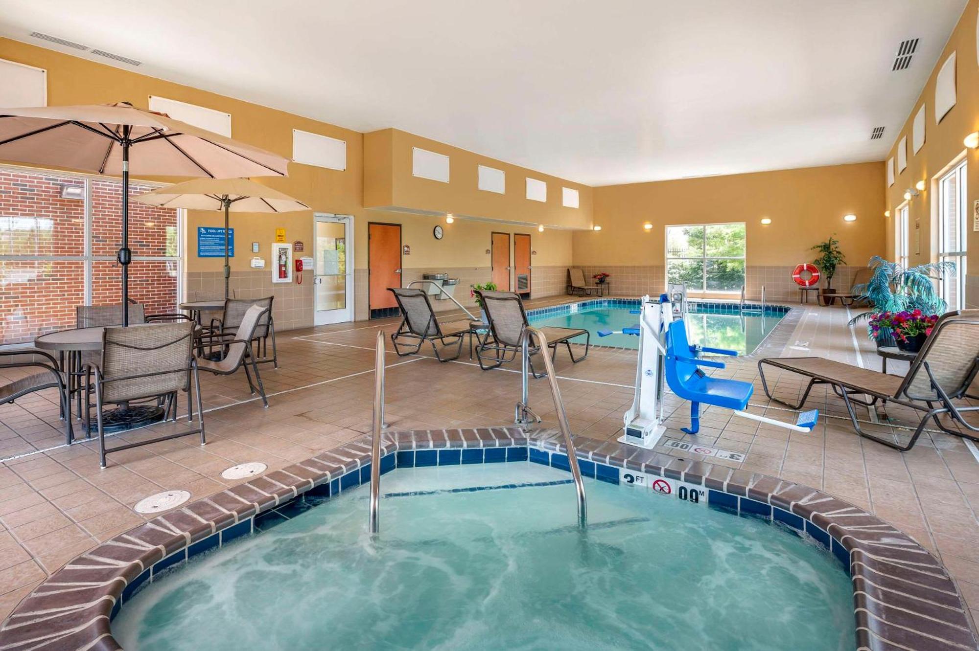 Hotel Comfort Urbana Champaign, Area 3*