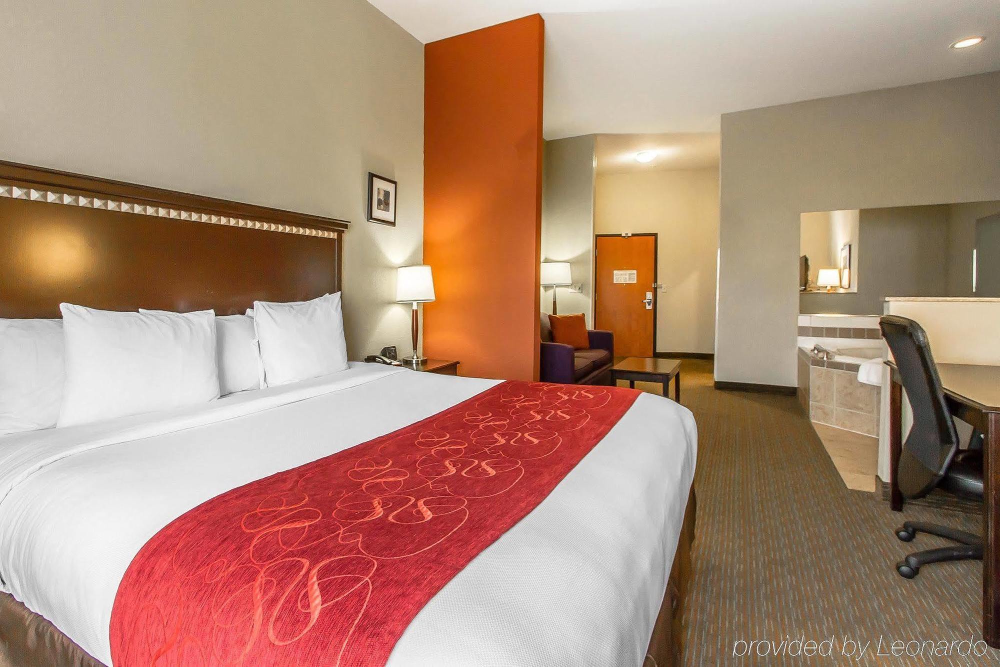 Comfort Urbana Champaign, Area 3*